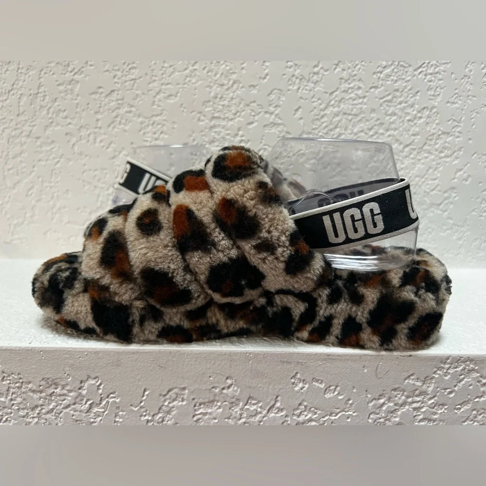 Ugg Leopard Print Slippers - Picture 4 of 13